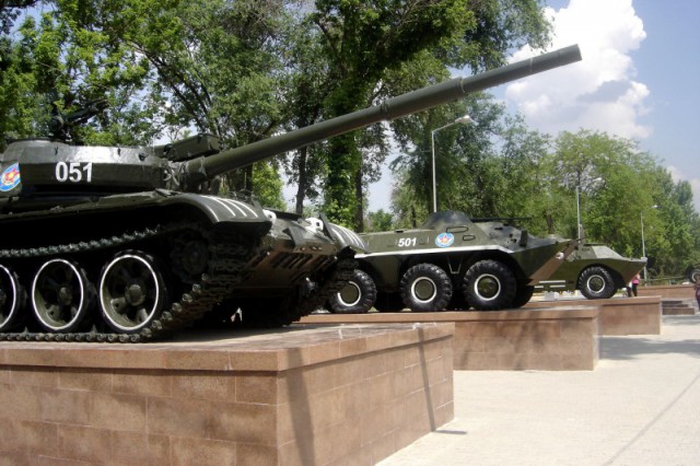 Выставка военной техники в парке им. Абая