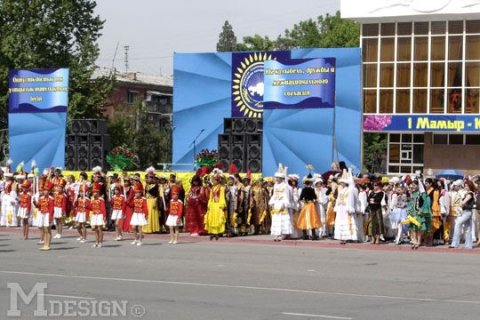 День Единства Народь-Фарабиов Казахстана 1 мая 2007 года, площадь Ал