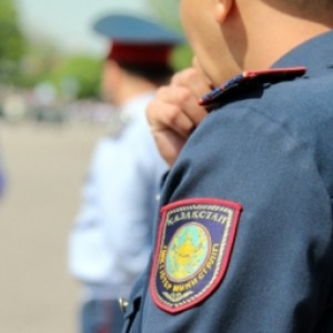 В Южном Казахстане задержаны хулиганы, распространявшие шокирующие листовки