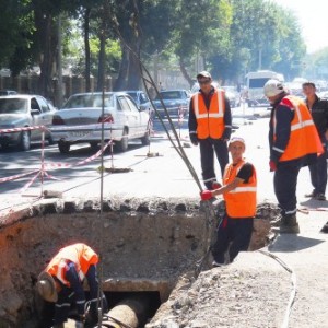 В Шымкенте идет замена старых отопительных магистралей