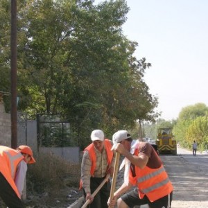 Впервые в частном секторе Шымкента полным ходом идет ремонт тротуаров