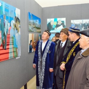 В областной художественной галерее состоялось торжественное открытие фотовыставки «Глава государства в ЮКО», посвященной Дню Первого Президента РК. Ее инициатором выступил акимат Шымкента.
