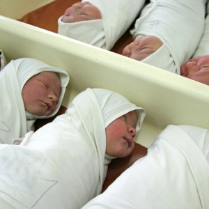Медсестры роддома в Шымкенте пытались продать новорожденного