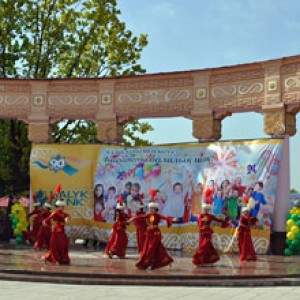 Более 7 тысяч детей отметили в парке Шымкента 1 июня