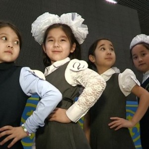 Местные текстильные фабрики представили образцы школьной одежды
